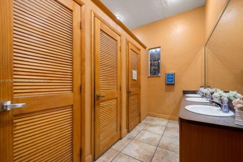 Immobilier commercial à vendre à Miami, Floride № 2089885 - photo 14