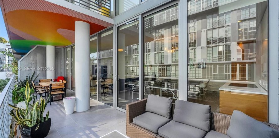 Condo in Miami, Florida, 2 bedrooms № 2029195