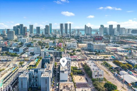 Condo in Miami, Florida, 2 bedrooms № 2029195 - photo 30