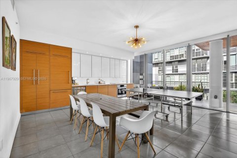 Condo in Miami, Florida, 2 bedrooms № 2029195 - photo 12