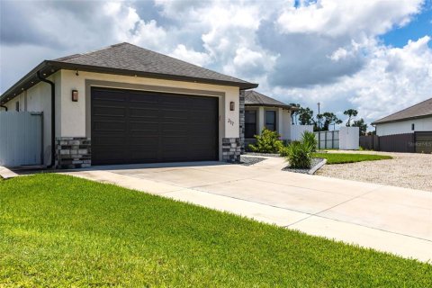 House in Cape Coral, Florida 3 bedrooms, 166.85 sq.m. № 1884474 - photo 2