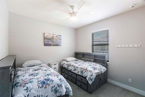 House in Cape Coral, Florida 3 bedrooms, 166.85 sq.m. № 1884474 - photo 28