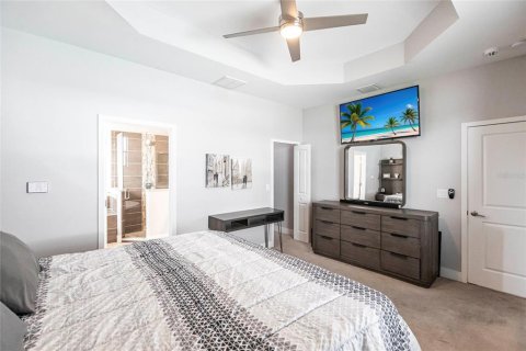 House in Cape Coral, Florida 3 bedrooms, 166.85 sq.m. № 1884474 - photo 30