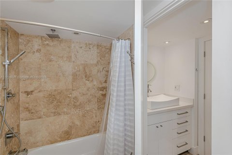 Copropriété à vendre à Miami Beach, Floride: 1 chambre, 81.75 m2 № 1811768 - photo 8