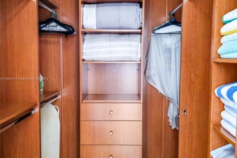 Copropriété à louer à Sunny Isles Beach, Floride: 2 chambres, 148.83 m2 № 1435146 - photo 29