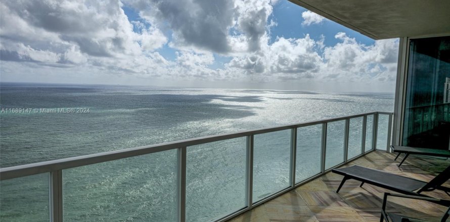 Condo à Sunny Isles Beach, Floride, 2 chambres № 1435146