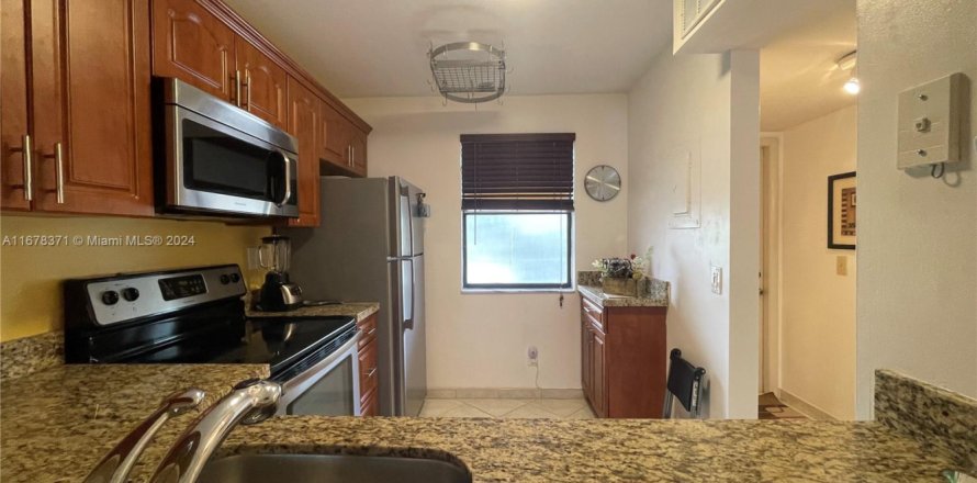 Condominio en Sunrise, Florida, 2 dormitorios № 1404618