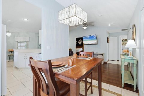 Condo in Venice, Florida, 2 bedrooms № 2229797 - photo 14