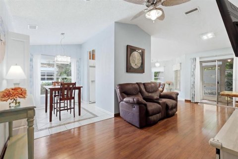 Condo in Venice, Florida, 2 bedrooms № 2229797 - photo 5