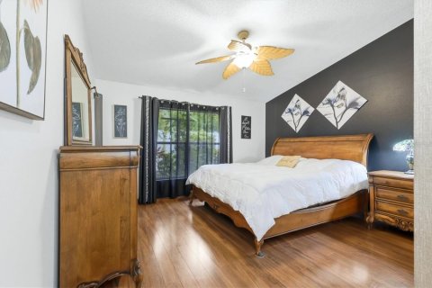 Condo in Venice, Florida, 2 bedrooms № 2229797 - photo 23