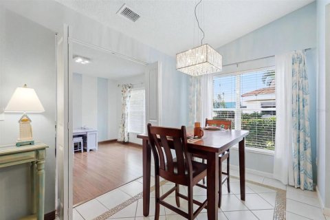 Condo in Venice, Florida, 2 bedrooms № 2229797 - photo 11