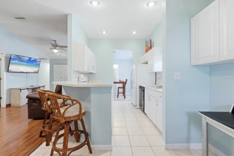 Condo in Venice, Florida, 2 bedrooms № 2229797 - photo 22