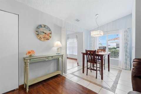 Condo in Venice, Florida, 2 bedrooms № 2229797 - photo 10
