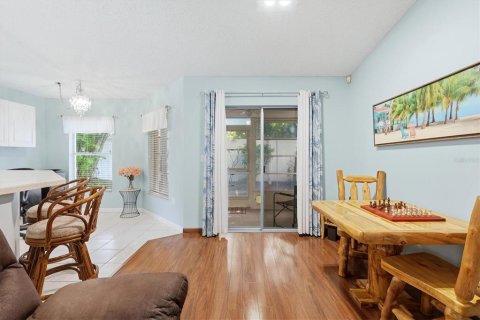 Condo in Venice, Florida, 2 bedrooms № 2229797 - photo 8