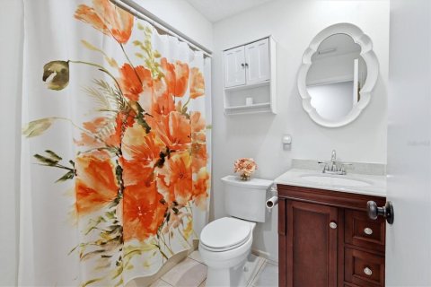 Condo in Venice, Florida, 2 bedrooms № 2229797 - photo 29