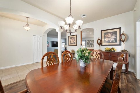 House in Ocala, Florida 4 bedrooms, 216.09 sq.m. № 2206597 - photo 12