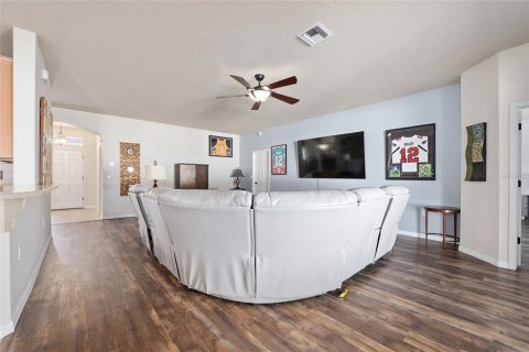 House in Ocala, Florida 4 bedrooms, 216.09 sq.m. № 2206597 - photo 6