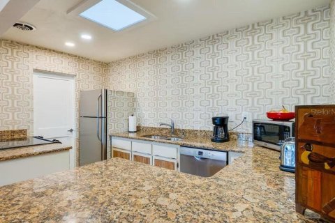 House in Ormond Beach, Florida 4 bedrooms, 215.72 sq.m. № 2132286 - photo 7