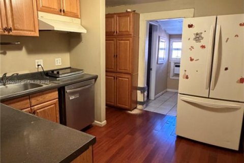 Снять в аренду виллу или дом в Майами, Флорида 4 спальни, 152.92м2, № 1991548 - фото 18