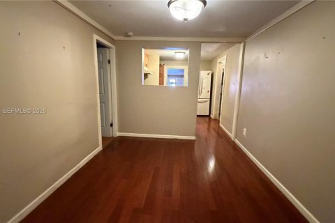 Снять в аренду виллу или дом в Майами, Флорида 4 спальни, 152.92м2, № 1991548 - фото 5