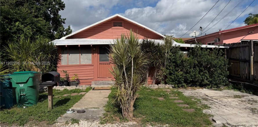 Дом в Майами, Флорида 4 спальни, 152.92м2 № 1991548