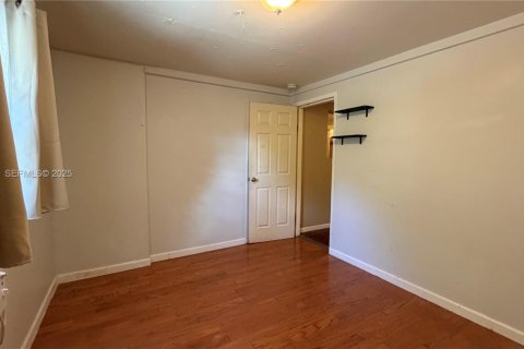 Снять в аренду виллу или дом в Майами, Флорида 4 спальни, 152.92м2, № 1991548 - фото 6