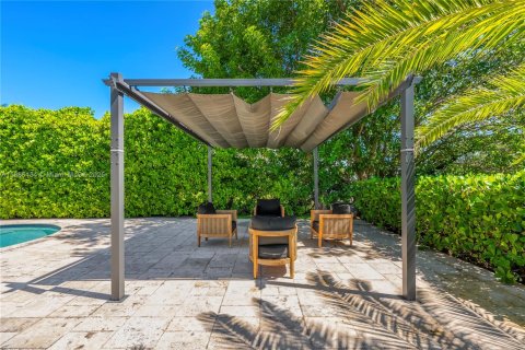 House in Miami Beach, Florida 4 bedrooms, 301.75 sq.m. № 1948087 - photo 26