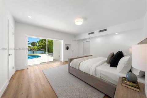 House in Miami Beach, Florida 4 bedrooms, 301.75 sq.m. № 1948087 - photo 28