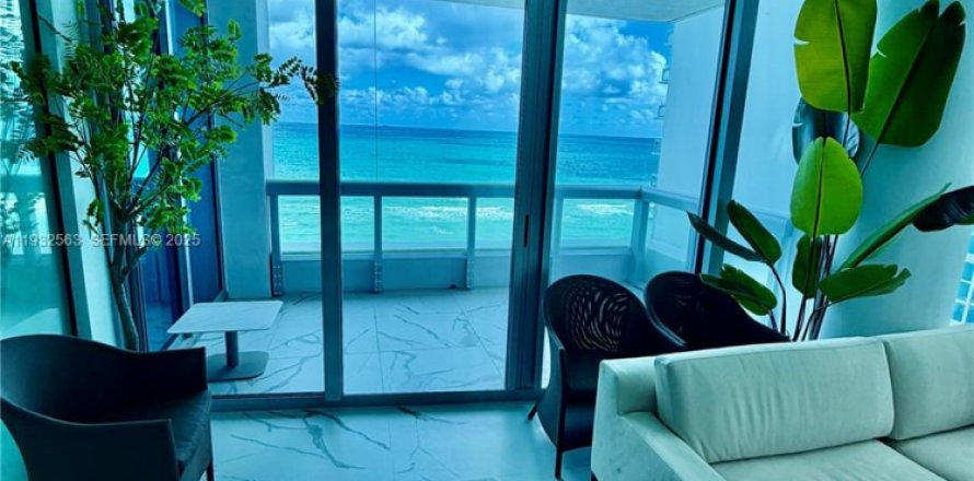 Кондоминиум с 2 спальнями в Майами-Бич, Флорида № 2035514