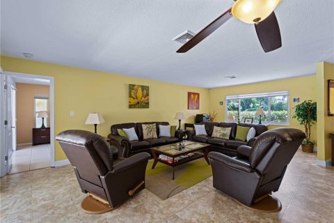 House in Venice, Florida 3 bedrooms, 173.91 sq.m. № 1373092 - photo 11