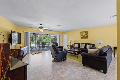 House in Venice, Florida 3 bedrooms, 173.91 sq.m. № 1373092 - photo 10