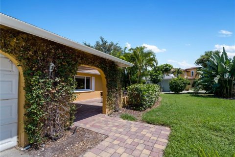 House in Venice, Florida 3 bedrooms, 173.91 sq.m. № 1373092 - photo 2