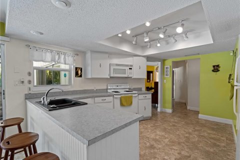 House in Venice, Florida 3 bedrooms, 173.91 sq.m. № 1373092 - photo 17