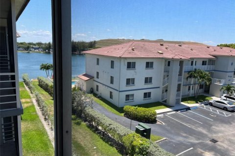 Copropriété à vendre à Deerfield Beach, Floride: 2 chambres, 102.19 m2 № 2082375 - photo 7