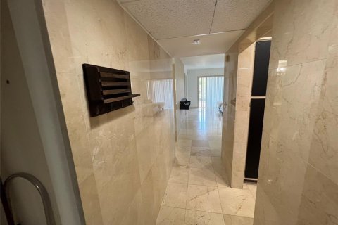 Copropriété à vendre à Deerfield Beach, Floride: 2 chambres, 102.19 m2 № 2082375 - photo 22