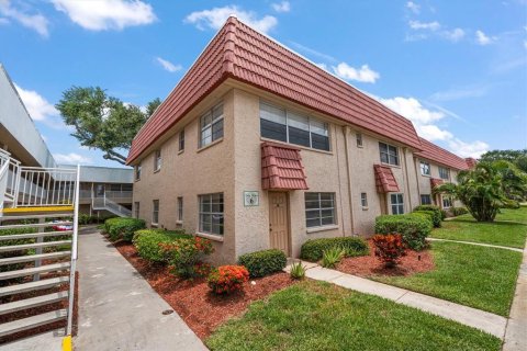 Condominio en Saint Petersburg, Florida, 2 dormitorios  № 2222218