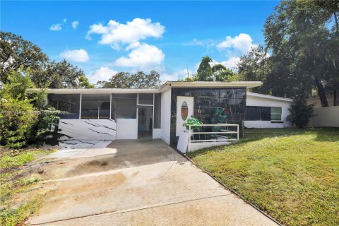 House in Orlando, Florida 5 bedrooms № 2012632 - photo 2