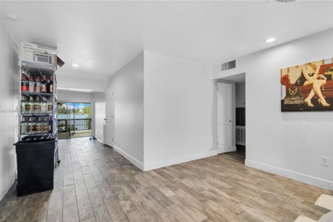 House in Orlando, Florida 5 bedrooms № 2012632 - photo 9