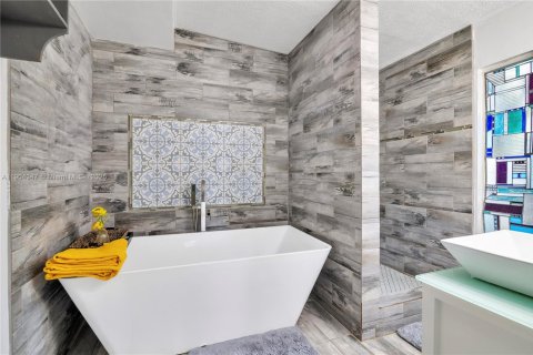 House in Orlando, Florida 5 bedrooms № 2012632 - photo 16