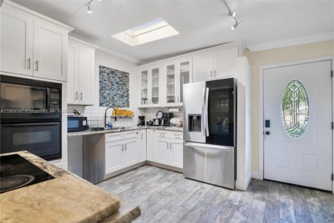 House in Orlando, Florida 5 bedrooms № 2012632 - photo 7