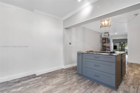 House in Orlando, Florida 5 bedrooms № 2012632 - photo 6