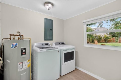 Villa ou maison à vendre à Gulfport, Floride: 2 chambres, 95.88 m2 № 2093506 - photo 25