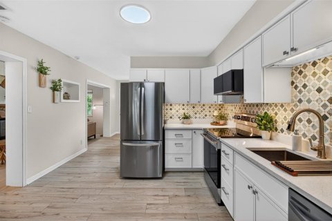 Villa ou maison à vendre à Gulfport, Floride: 2 chambres, 95.88 m2 № 2093506 - photo 19