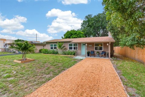 Villa ou maison à vendre à Gulfport, Floride: 2 chambres, 95.88 m2 № 2093506 - photo 4