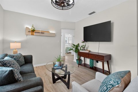 Villa ou maison à vendre à Gulfport, Floride: 2 chambres, 95.88 m2 № 2093506 - photo 8