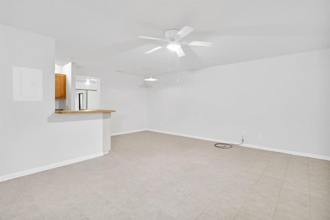 Купить кондоминиум в Себастьян, Флорида 6 комнат, 89.19м2, № 2083164 - фото 8