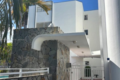 Купить кондоминиум в Бей-Харбор-Айлендс, Флорида 1 спальня, 78.04м2, № 2010042 - фото 17