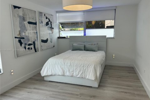 Кондоминиум с 1 спальней в Бей-Харбор-Айлендс, Флорида № 2010042