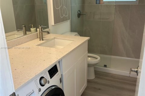 Купить кондоминиум в Бей-Харбор-Айлендс, Флорида 1 спальня, 78.04м2, № 2010042 - фото 6