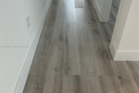 Купить кондоминиум в Бей-Харбор-Айлендс, Флорида 1 спальня, 78.04м2, № 2010042 - фото 13